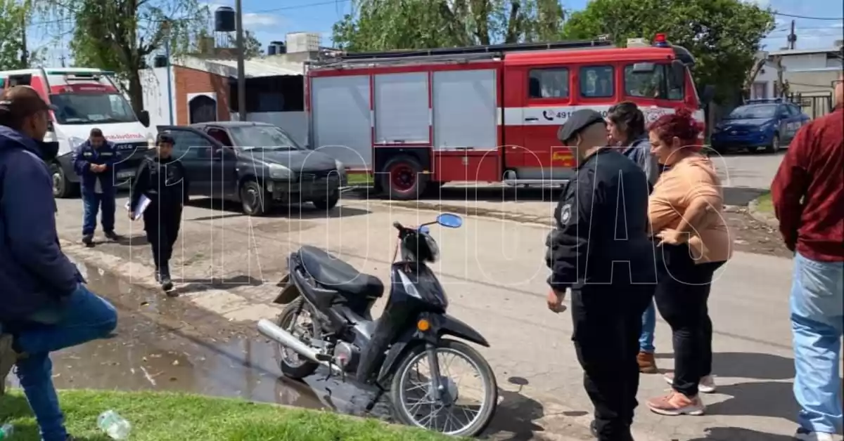 Una mujer resultó lesionada tras choque entre moto y auto en Fray Luis Beltrán