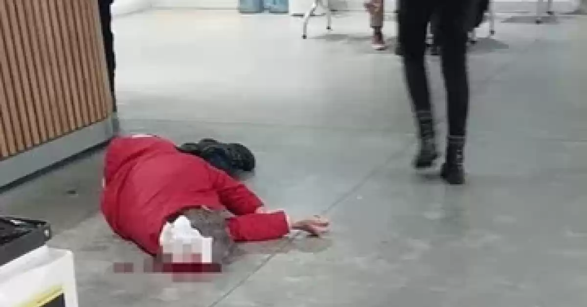 Un turista francés fue a denunciar un robo y falleció en una comisaría de Buenos Aires