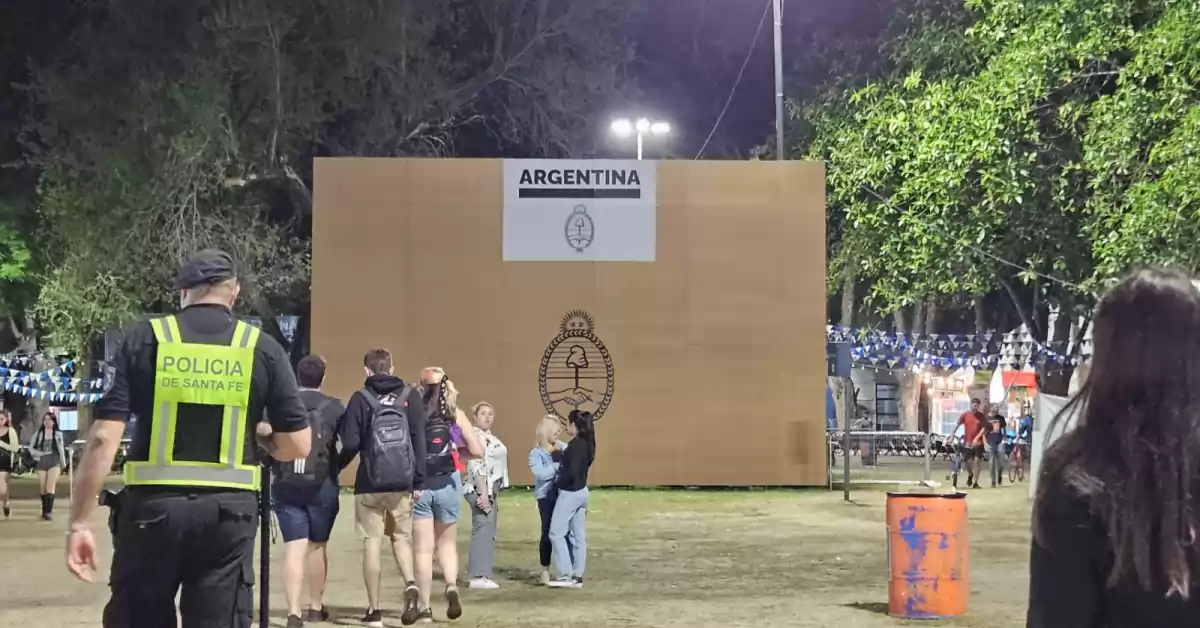 Colectividades: El stand de Argentina celebra la democracia y el día de la tradición