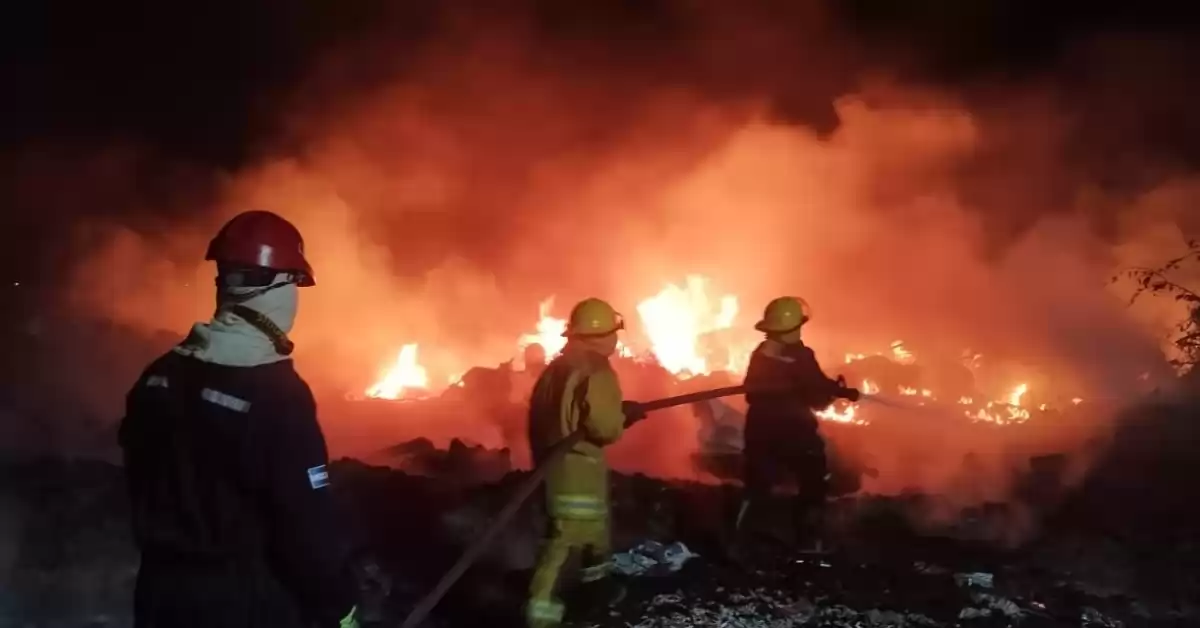 Incendiaron un basural a la vera de la Autopista y se dificultó el tránsito