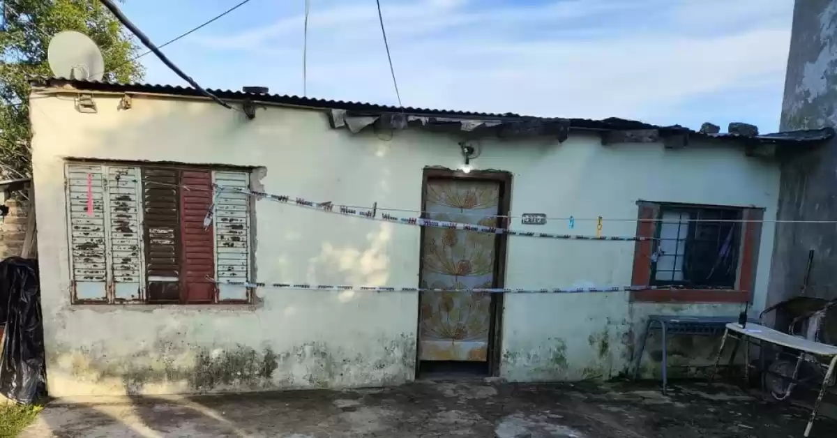 Femicidio en Berisso: Asesinó a puñaladas a su pareja delante de su hija e intentó suicidarse