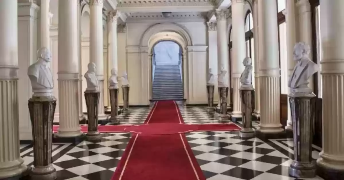 El Gobierno Nacional colocará el busto de Carlos Menem en la Casa Rosada este martes