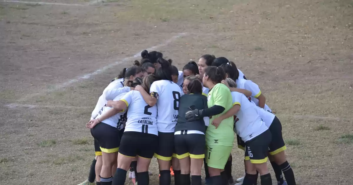 Liga Sanlorencina: esta noche se completa la fecha 13 de fútbol femenino