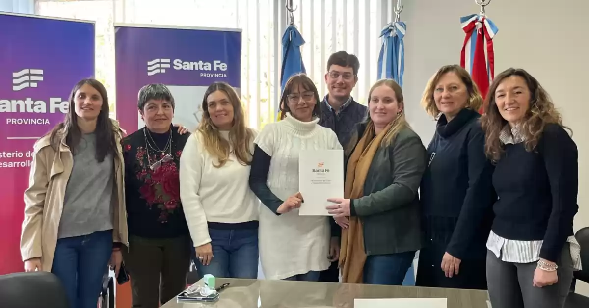 Timbúes: Firmaron un convenio para crear un programa de recreación para adultos mayores