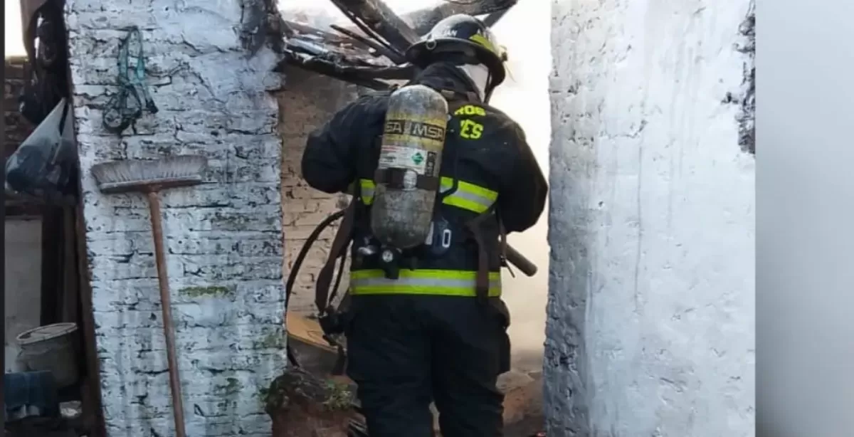 Incendio en una vivienda de San Lorenzo: pérdidas totales en un dormitorio