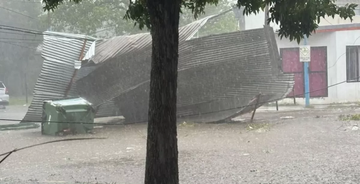 El temporal causó destrozos en Roldán: “se volaron 35 techos”