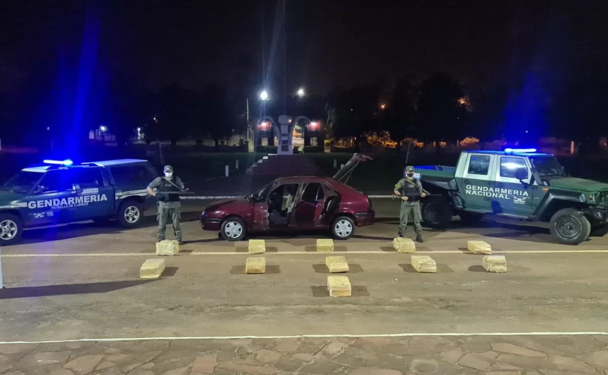 Abandonaron un vehículo cargado con más de 300 kilos de marihuana
