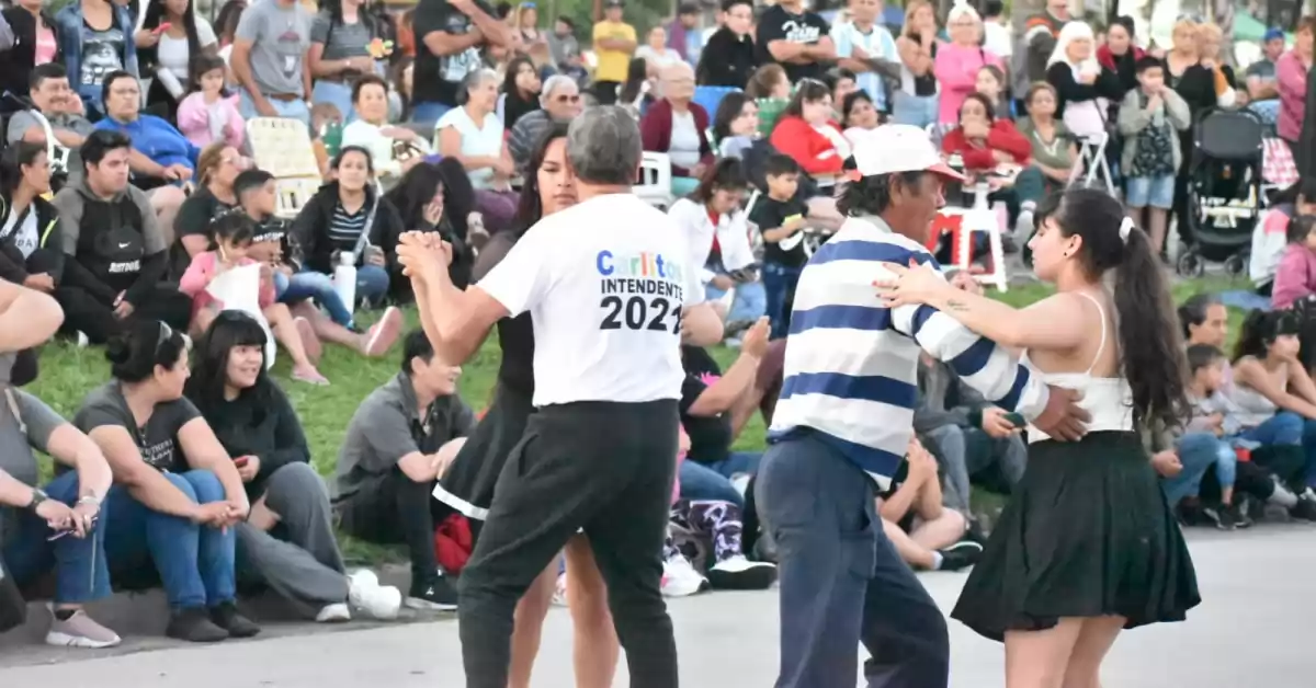 Puerto vivió la fiesta de la cumbia en el marco del Aniversario nº 134 de la ciudad