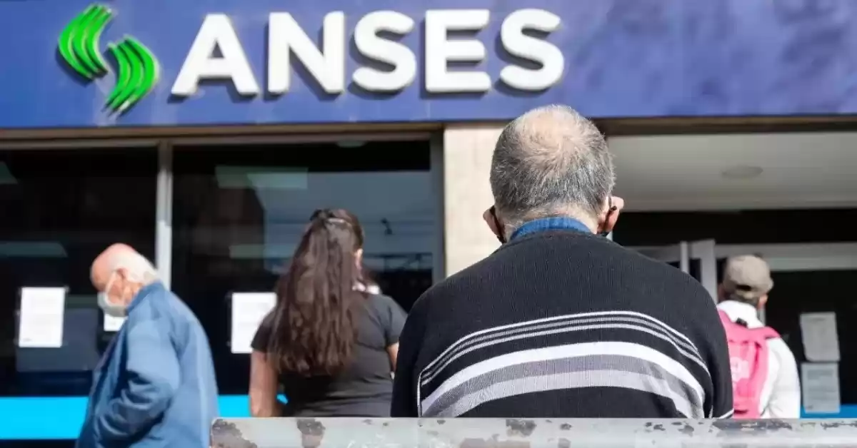 Hoy cobran los jubilados y pensionados con ingresos superiores a $ 87.460 y DNI terminado en 8 y 9