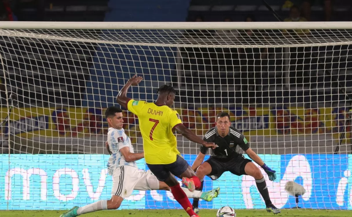 Argentina se durmió y Colombia le robó un empate 2-2 por las Eliminatorias
