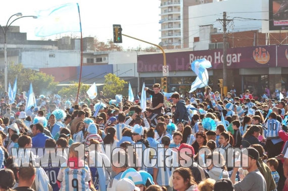 Multitudinario festejo por el 2do triunfo de Argentina