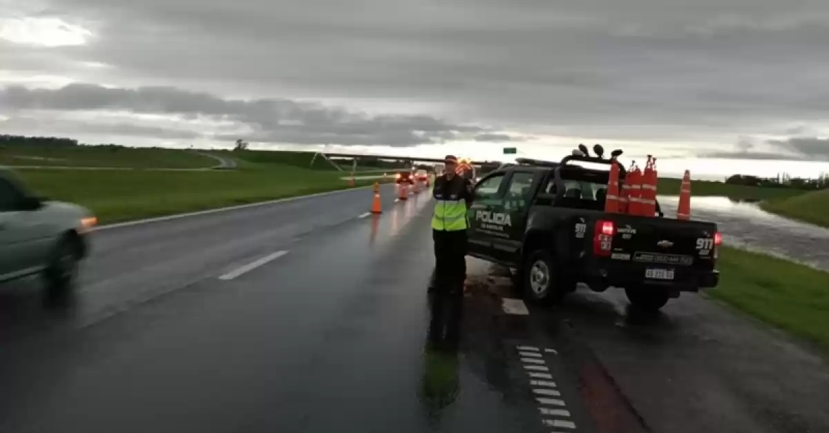 Mañana lluviosa con tres siniestros viales en la Autopista Rosario Santa Fe