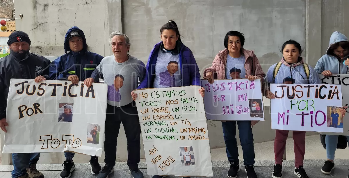 A seis meses del choque fatal en la Ruta 11 en Puerto San Martín, familiares marcharon para pedir Justicia