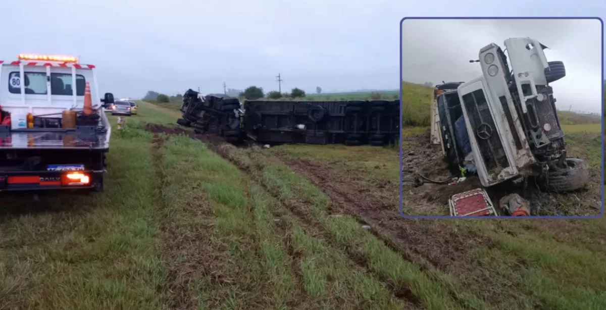 Un camión perdió el control y terminó volcado en la banquina en Autopista Rosario Santa Fe