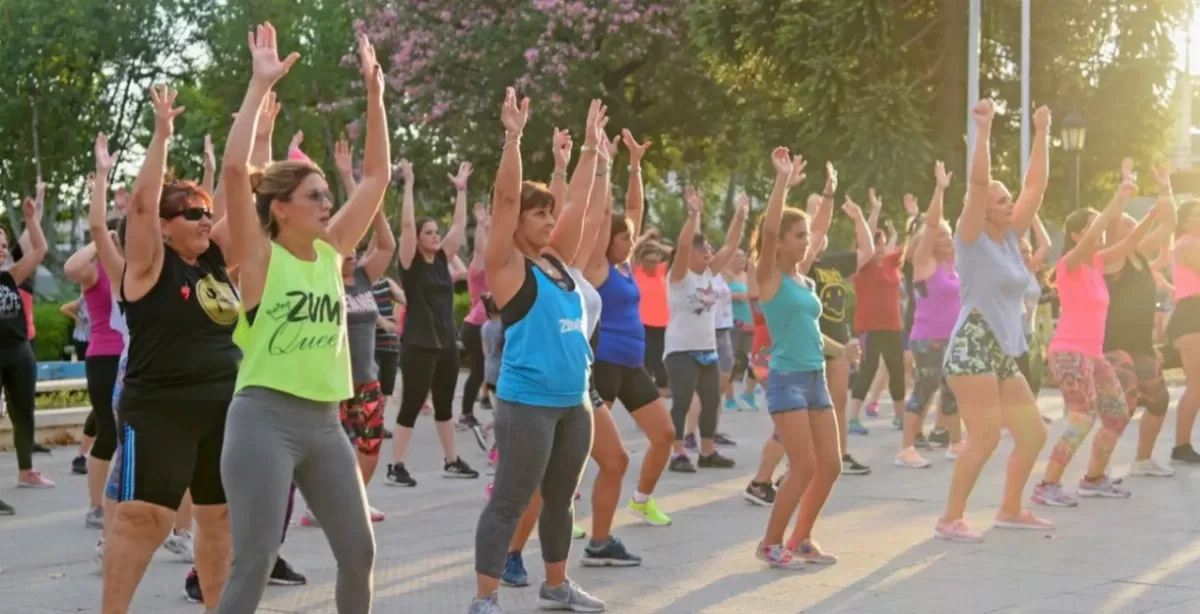 Convocan a escuelas de zumba a participar de la master class por el Día de la Mujer