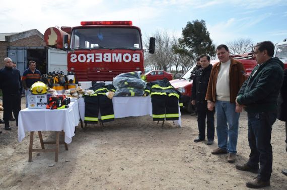 Nuevo vehículo y más equipamiento para los Bomberos Voluntarios