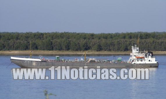 Choque de dos buques en el Río de la Plata