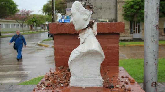 San Lorenzo: Destruyen el busto de Eva Perón