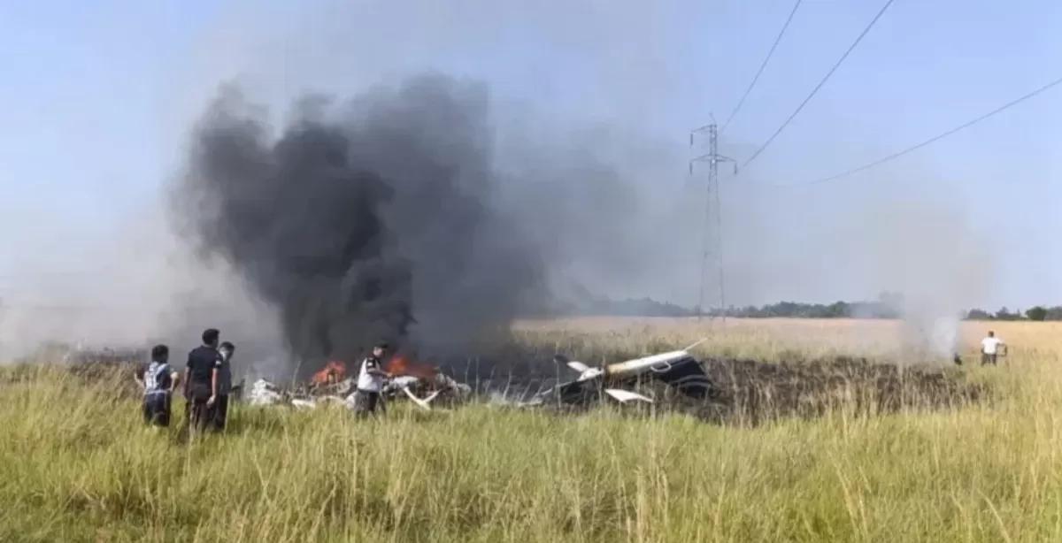 Se estrelló un helicóptero que combatía los incendios en Corrientes: el piloto logró salir a tiempo