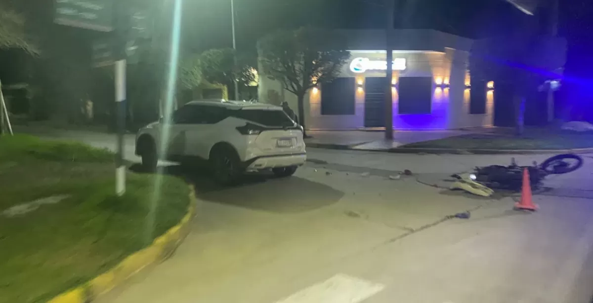Un joven resultó herido tras chocar con su moto en bulevar Urquiza de San Lorenzo