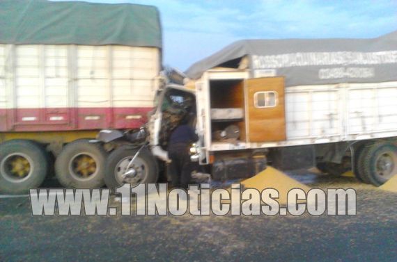 Choque entre dos camiones deja un muerto