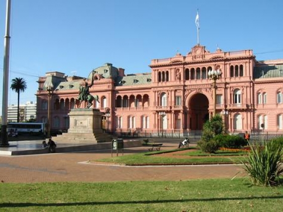 ¿Cuánto cobran Cristina Fernández de Kirchner y los miembros de su gabinete?