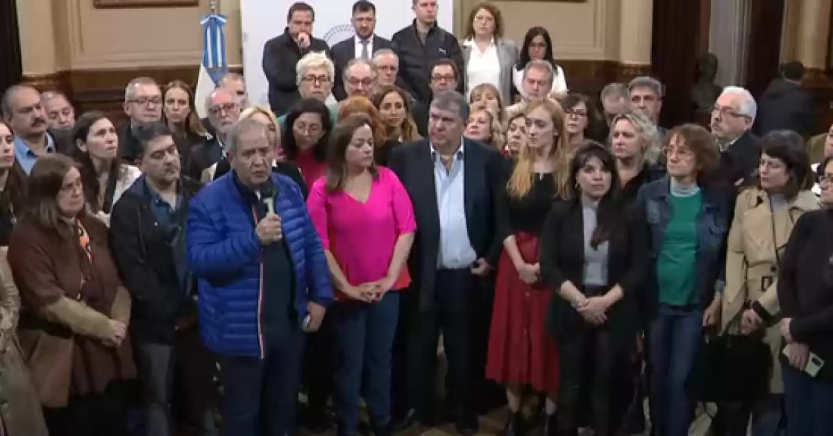 Gremios y sindicatos solicitarán un cese de actividades con movilización en todo el país tras el atentado a Cristina