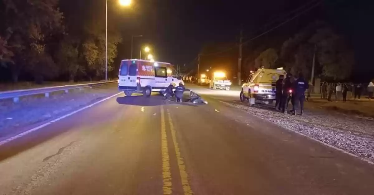 Un adolescente murió tras ser embestido por un camión a la salida de un boliche en Venado Tuerto