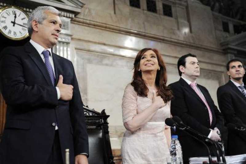 Cristina anunció la estatización de los ferrocarriles
