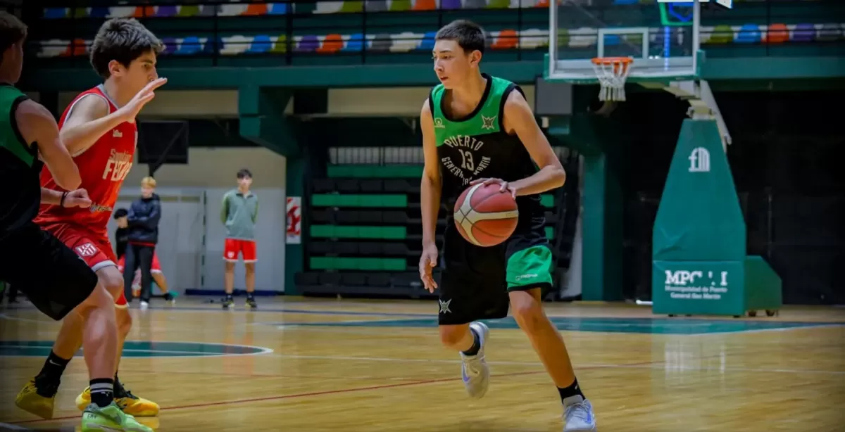 El puertense Máximo Carreras jugará con Argentina un torneo internacional de básquet en Brasil