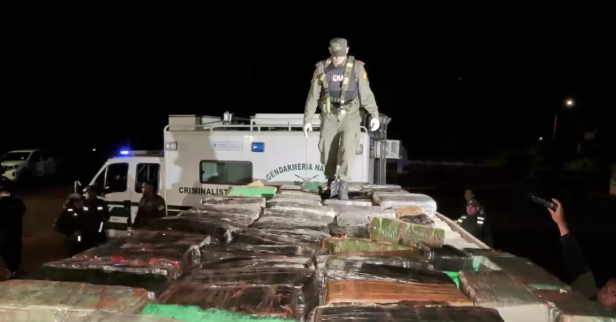 Decomisaron más de 7 mil kilos de marihuana transportados en un camión de Brasil