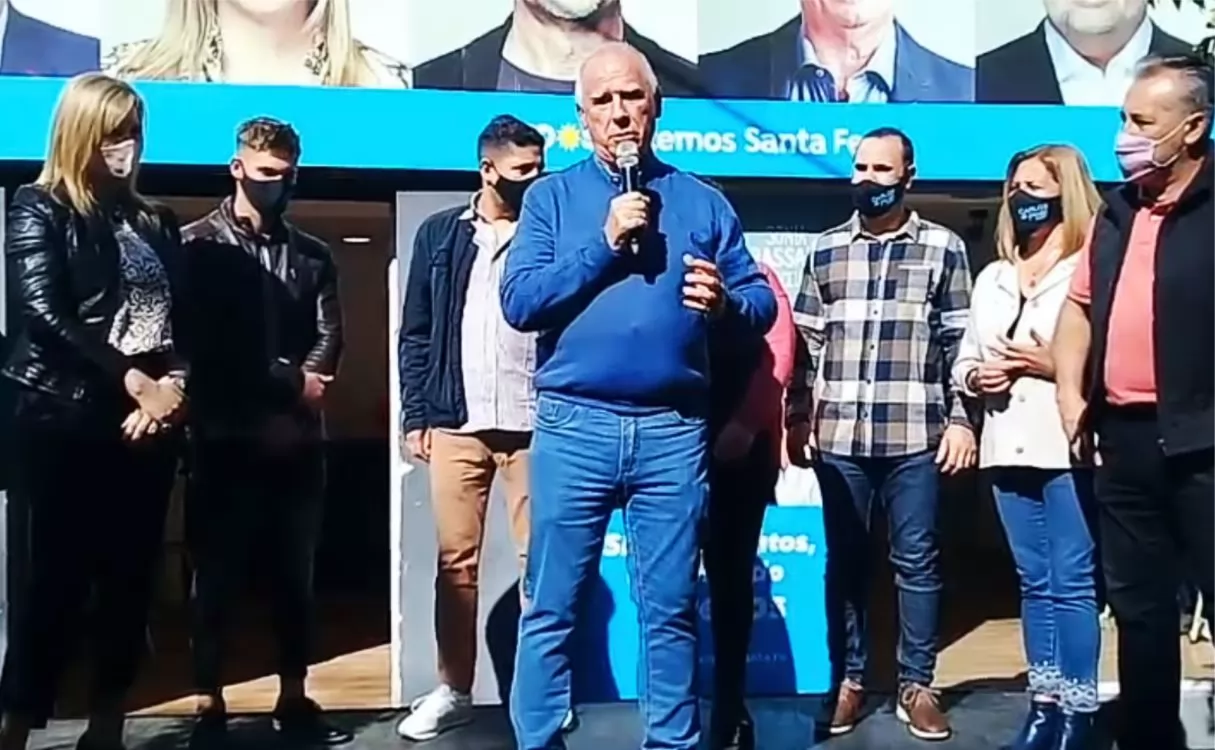 De Grandis presentó su lista y dijo que su lugar es con el Gobernador