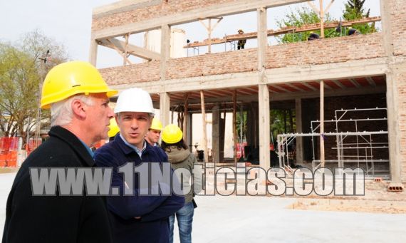 Carlos De Grandis y su recorrido por las obras de la ciudad 