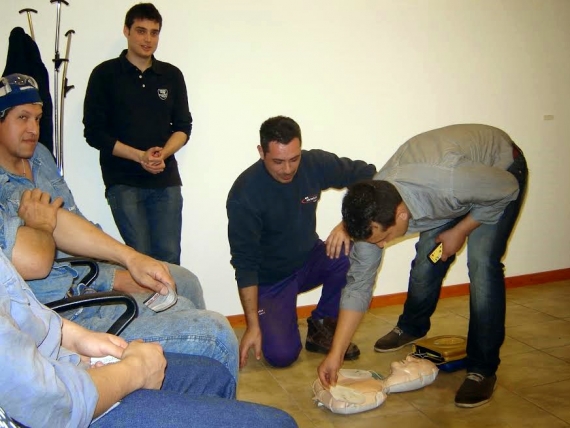 La Secretaría de Salud de San Lorenzo capacita en el uso de desfibriladores 