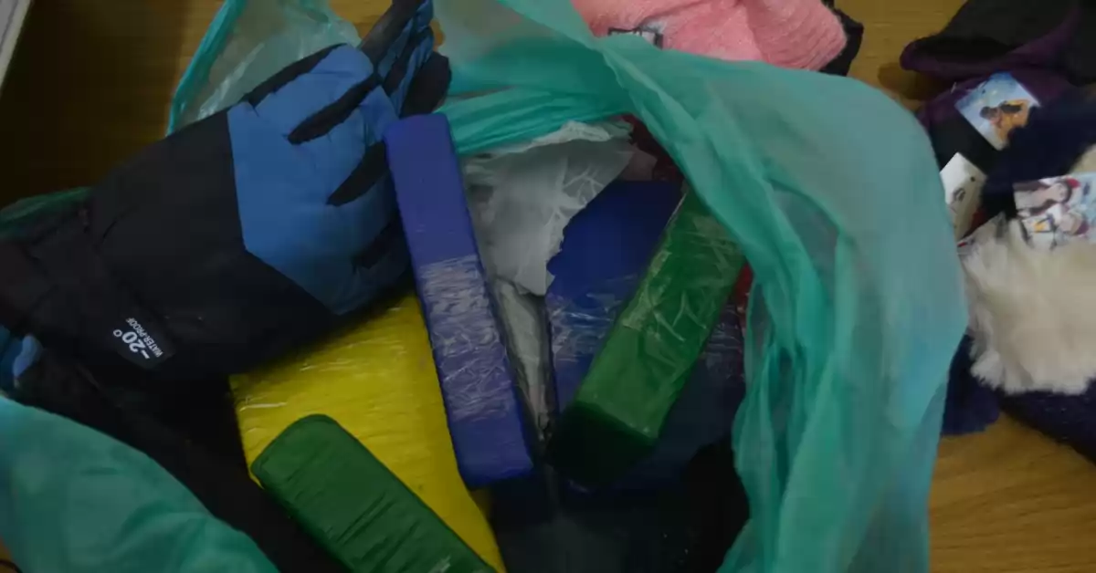 Detienen a pasajera de un micro de larga distancia con más de 5 kilos de cocaína en su equipaje