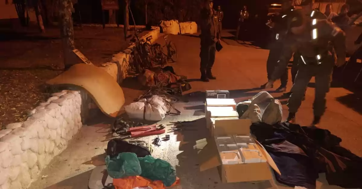 Trasladaban chivos, armamento y mercadería ilegal y fueron detenidos