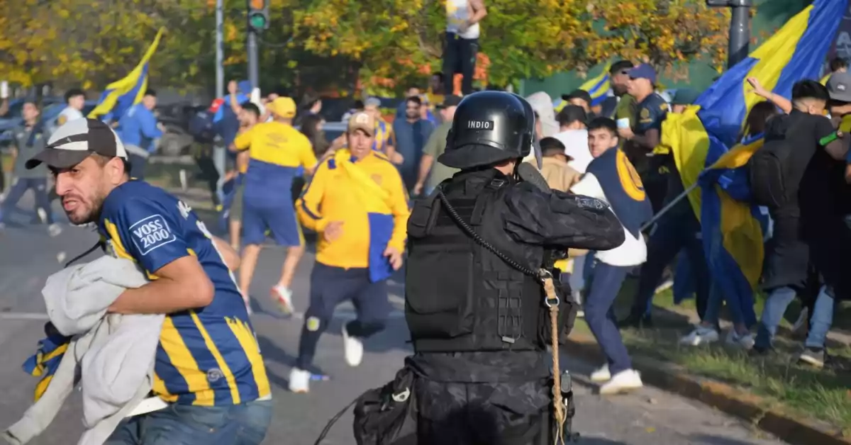 Desde la Provincia señalaron que hubo “una situación desmadrada” en las afueras del Gigante de Arroyito 