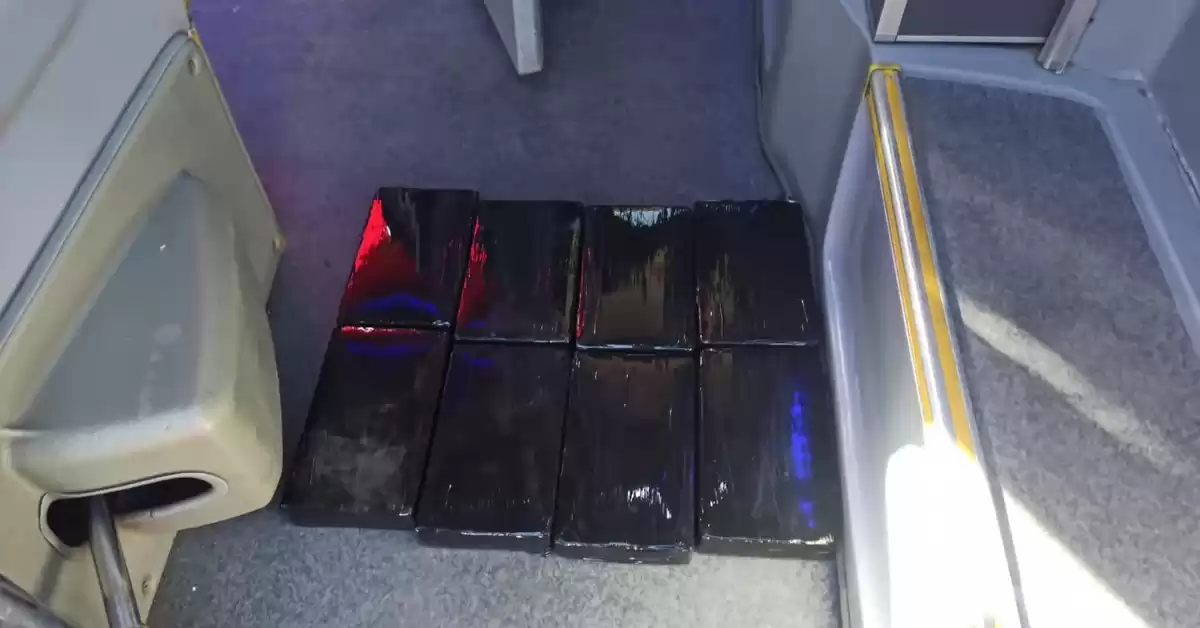 Hallaron 8 kilos de cocaína oculta en un doble fondo del baño de un colectivo con destino a Buenos Aires