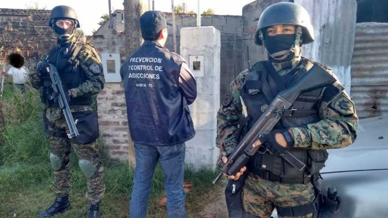 Allanan punto de venta de drogas en el departamento Belgrano