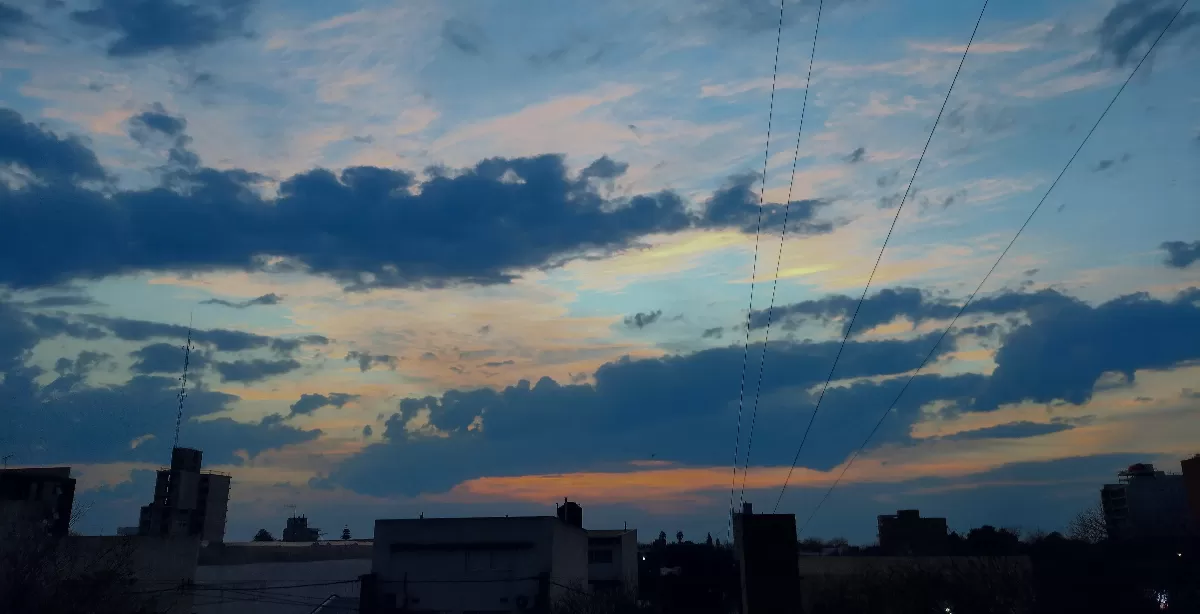 El martes trae nubes, humedad y ráfagas de viento 