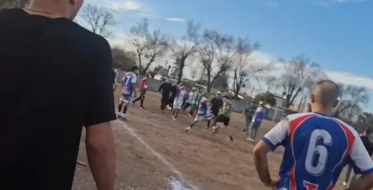 Disturbios en el final del clásico beltranense: peleas y balas de goma tras la victoria de Beltrán FC