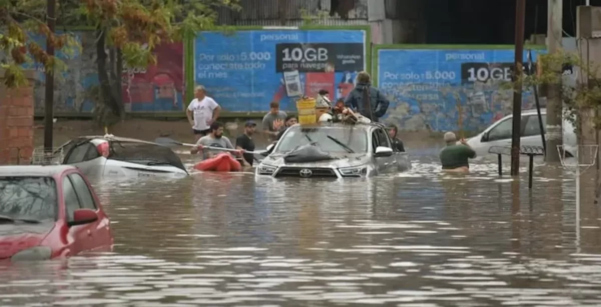 Preocupación por un alerta por tormentas en Bahía Blanca: suspenden clases y transporte público