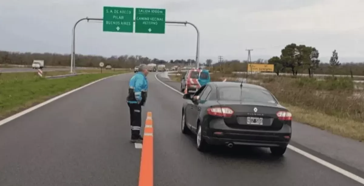 Se habilitó el tránsito para vehículos livianos en la mano de la Autopista que va a Buenos Aires