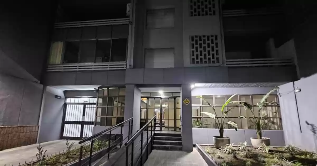Alquilaron un departamento e hicieron un boquete para robar en el edificio de al lado
