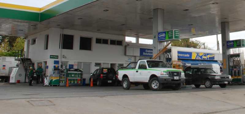 Intentó robar en una Estación de Servicio y fue detenido por clientes