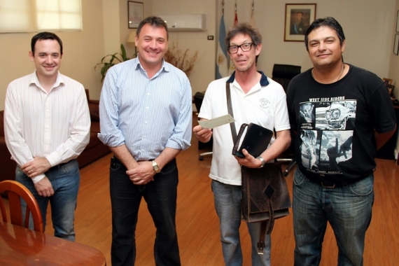 FAE: el municipio de San Lorenzo otorgó 240.000 pesos a la Escuela Nº 218