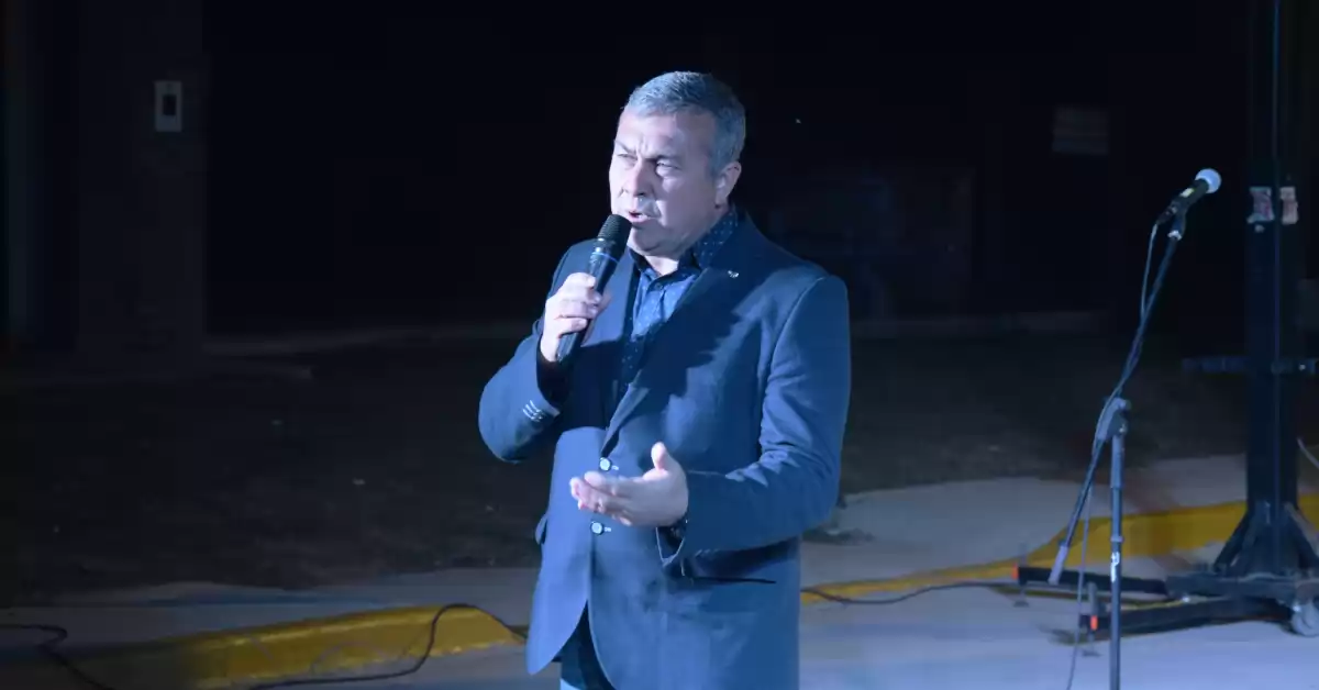Antonio Fiorenza inauguró la obra de pavimento de calle España