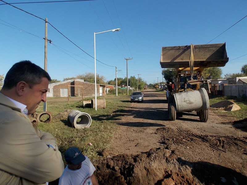 Obras para mejorar desagües en barrio Garibaldi