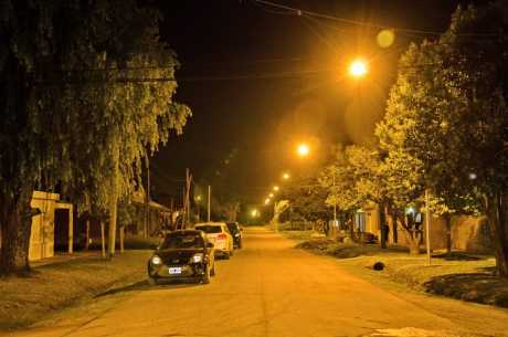 Más alumbrado para barrio Mitre: iluminaron calle ARA General Belgrano