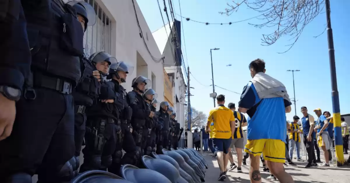 Se viene el clásico rosarino y esperan más de 500 policías en el Gigante de Arroyito